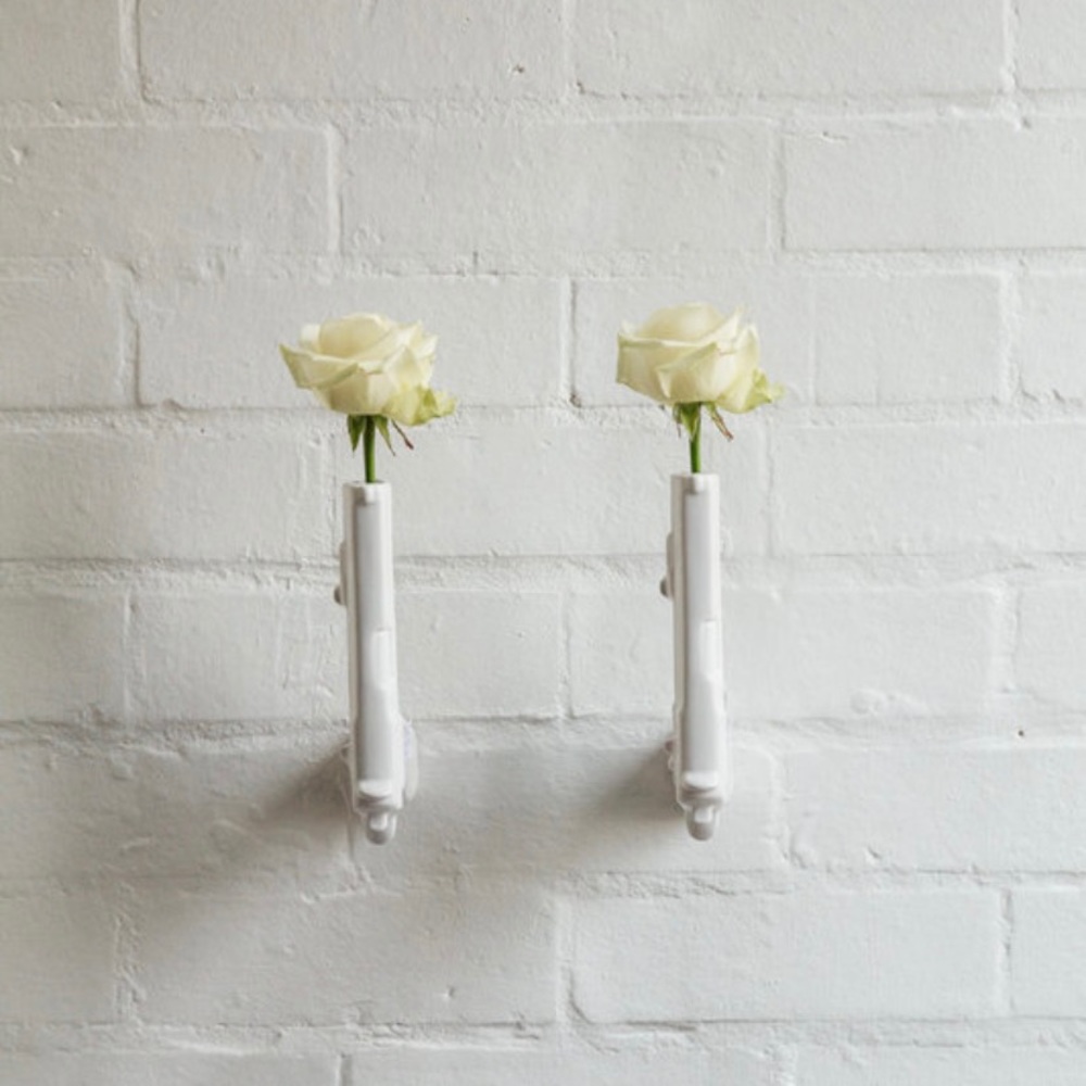 ✨BEAND NEW✨ Ceramic gun vases 🤍